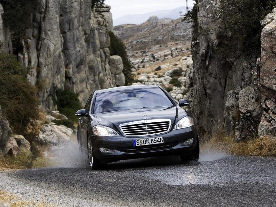  Mercedes-Benz S500 4Matic 2007 года  (фото 34 из 45)